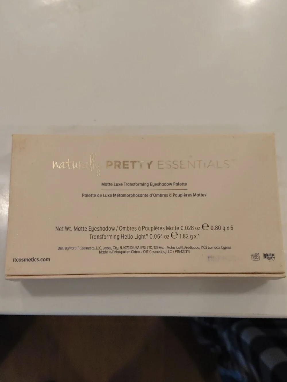 IT Cosmetics Naturally Pretty Essentials Nude Makeup Palette..new
